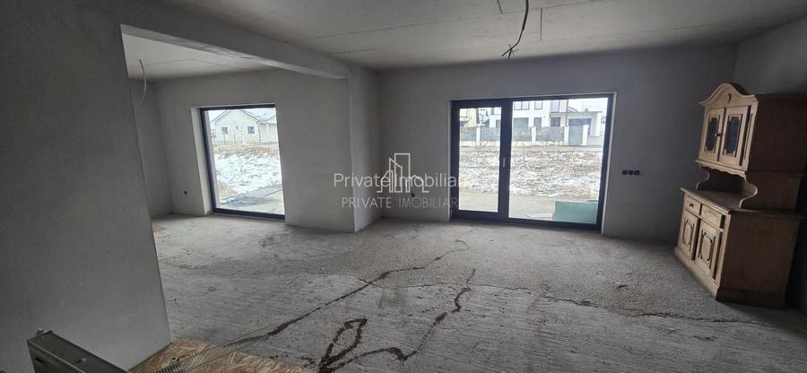 Casa 283 Mp/ Teren 835 Mp, Nou Construita, Solovăstru, Zona Reghin - 9