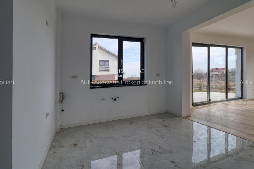 Vila 5 camere cu garaj langa Paradisul Verde - 16