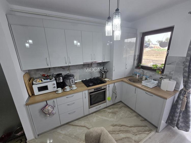 Gradina proprie. Mobilat si utilat complet. 2 Bai. Aproape de Eso. - 6