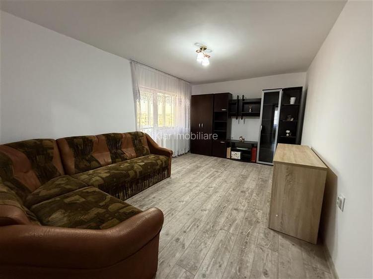 Inchiriere apartament 2 camere decomandat - 2