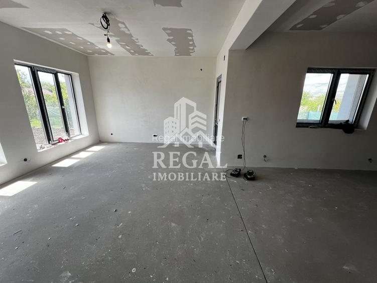 Casă de vânzare în Buituri – ideală pentru personalizare - 2