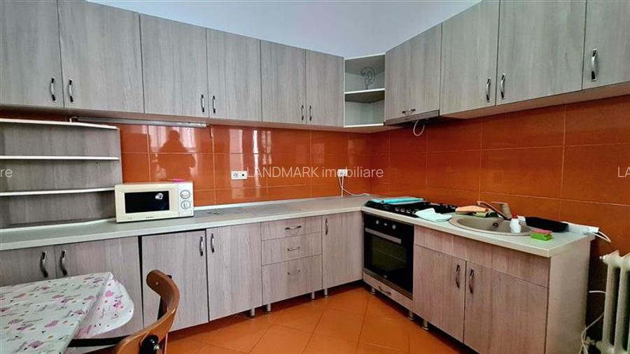 Casa cu 10 camere de vanzare,  zona Semicentrala, - 10