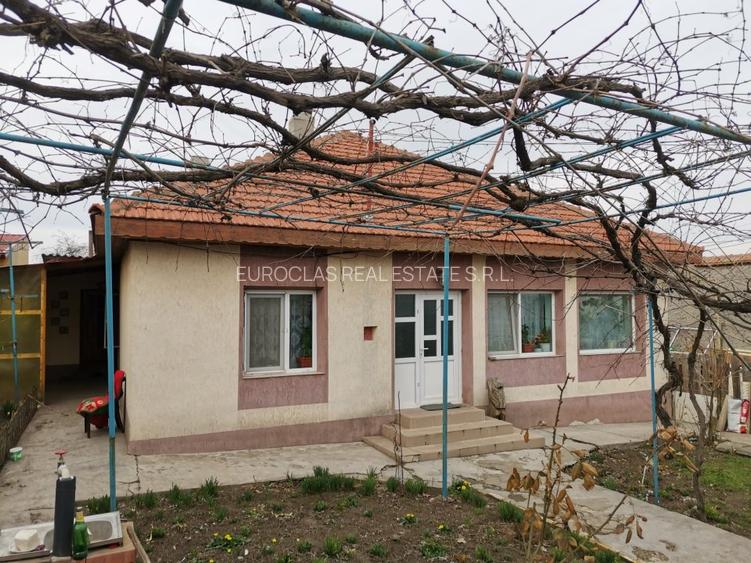 Teren 1.447 mp cu casa 5 camere - Ovidiu - 210.000 euro negociabil (Cod E1) - 2