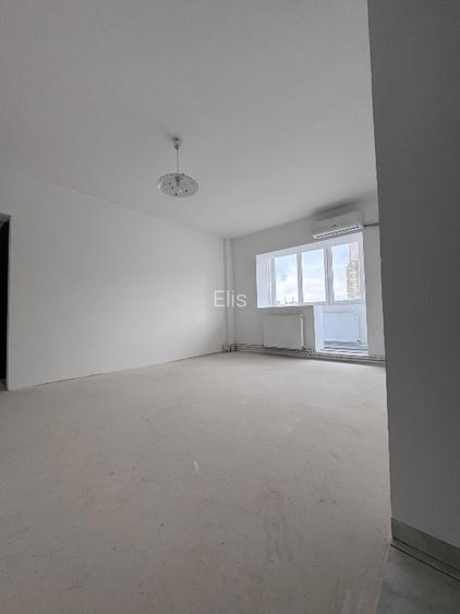 Proprietar vând apartament cu 2 camere, situat în Arad, zona Calea Aurel Vlaicu - 15