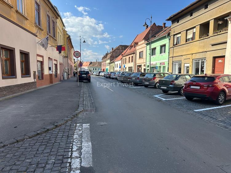 Apartament 3 camere - 95 mp - etaj 1 - zona Centrala - 9 Mai - 15