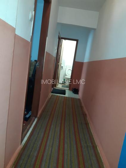 APARTAMENT DECOMANDAT 3 CAMERE - 9