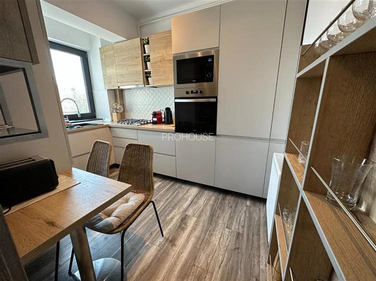 Ultracentral, Bloc Nou, Etaj 1. - 8