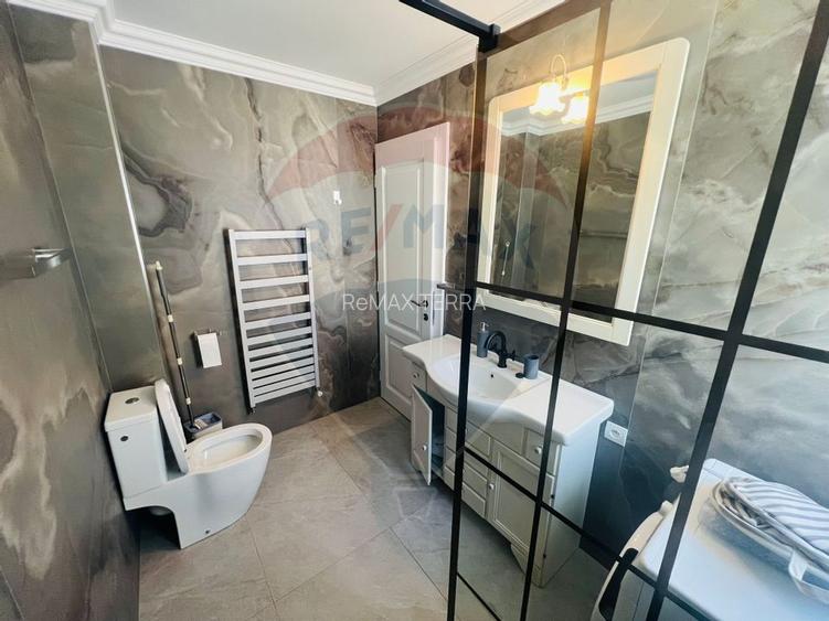 APARTAMENT etaj 1 -  LOC PARCARE-strada Salciei - 4