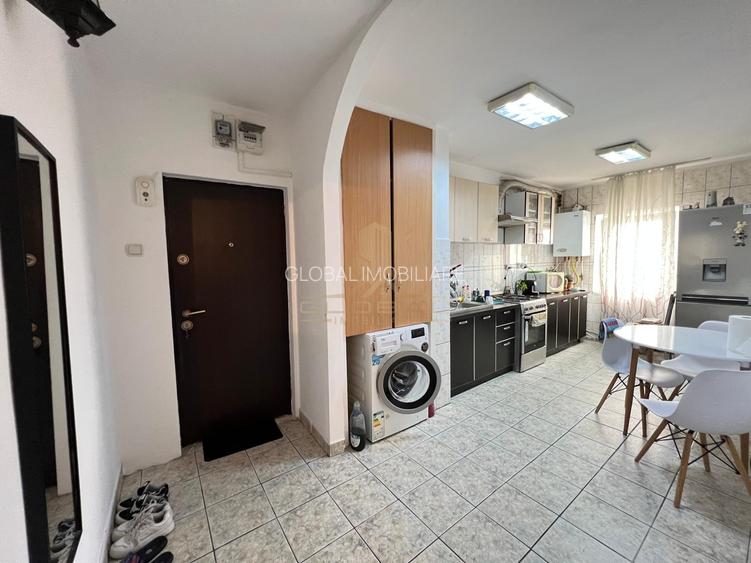 4 camere ,decomandat, 80 mp, balcon, lift Nou, str.Alle Padin Manastur - 2