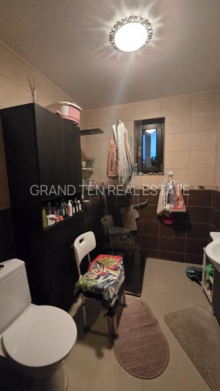 Vanzare apartament 3 camere decomandat, loc de parcare, str Moinesti,Gorjului - 7