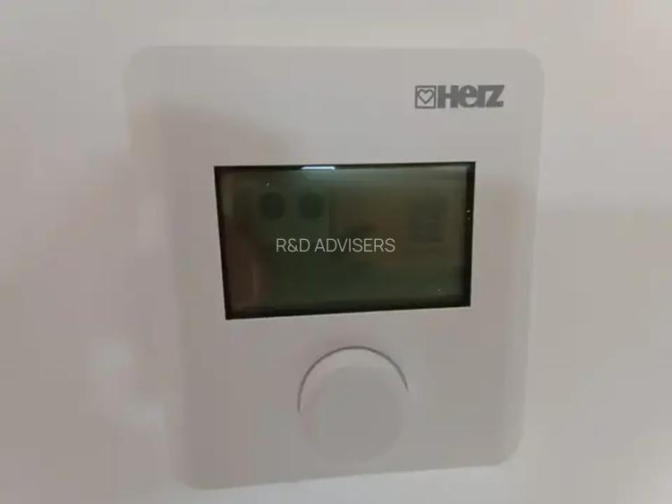 Vilă 5 camere  curte și parcare – 1 Decembrie - 13