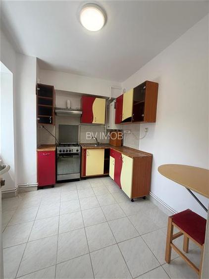 Inchiriere garsoniera decomandata  in bloc de apartamente,intrare Racadau - 3