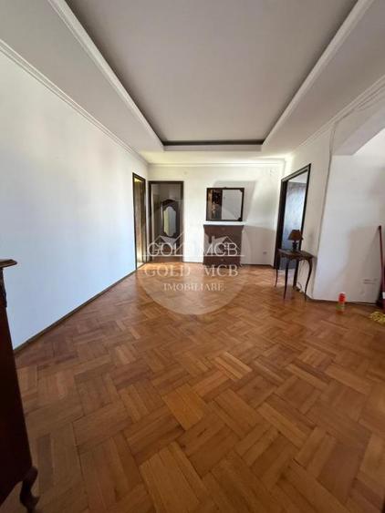 3 Camere Piata Universitatii - 16