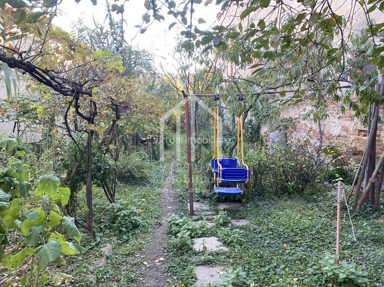 Casa de vanzare in Sibiu cu 2 apartamente  si gradina de 147 - 22