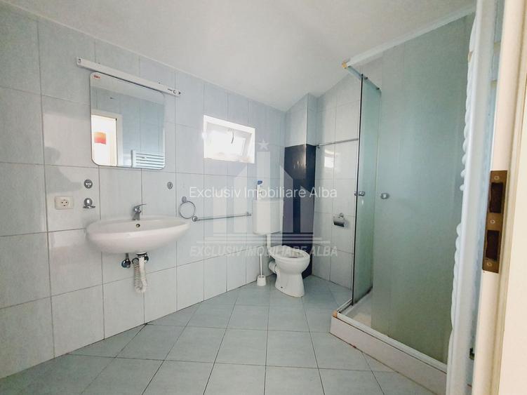 Casa individuala | De inchiriat | 150 mp | Curte comuna | Cetate - 12