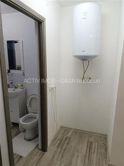Apartament 2 camere in zona centrala Moldova Noua, langa piata - 8