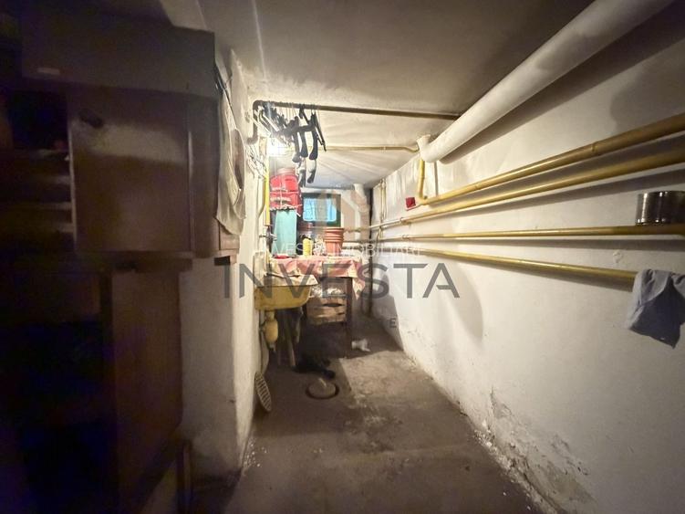 Casa spatioasa de vanzare cu front 27 ml in zona Andrei Muresanu - 16