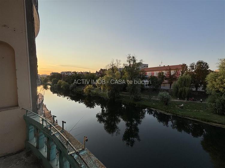 Apartament 129 mp cu vedere spre Crisul Repede si demisol independent in cladire - 14