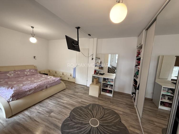 Casă înșiruită complet mobilată + curte+ 2 parcari în complex inchis! - 6