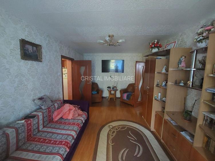 Vanzare apartament 2 camere in Titan, mobilat, utilat- 4min metrou C.Georgian - 3