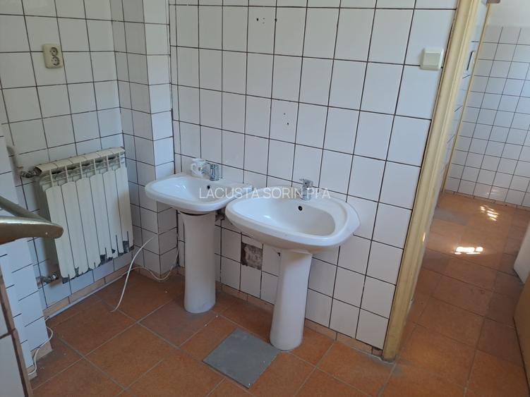 Calea Victoriei - Centrul Vechi, singur curte, curte generoasa(1400 mp), libera - 11