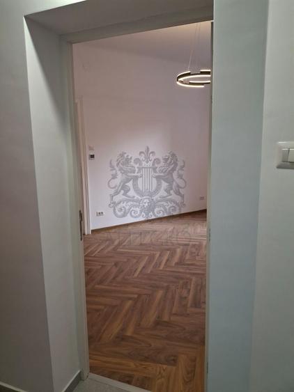 Apartament interbelic cu 2 camere | Vilă P+1+M | Curte | Popa Nan