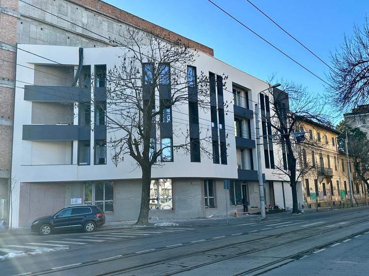 Spatiu comercial de vanzare// Clădire comercială // Ferdinand 1