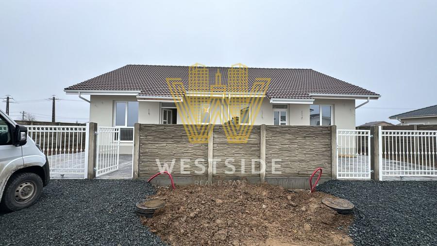 Duplex pe parter de vanzare, in Bucovat