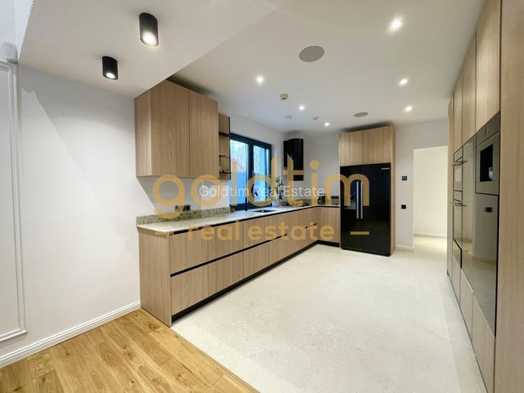 UNICA/ABSOLUT SUPERBA/ VILA INDIVIDUALA/IANCU NICOLAE/CURTE GENEROASA - 49