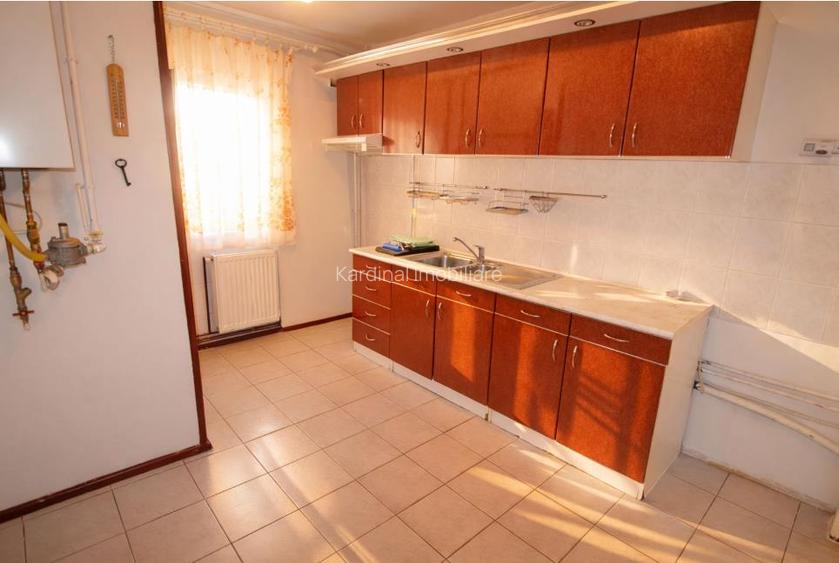 Apartament 4 camere etaj1, Carpaților, intrare Răcădău - 3
