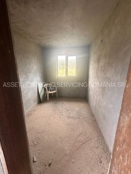 CASA/SPATIU COMERCIAL - GENUNENI - 14