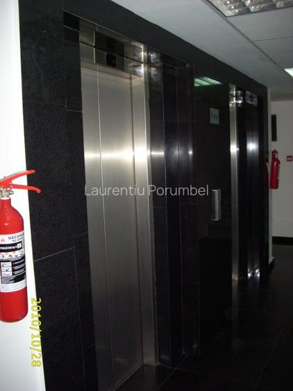 Proprietar- Inchiriez birouri vis a vis de Mll Vitan - 38 mp  - 8