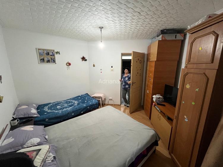 Apartament 3 camere decomandat- €370 - 3