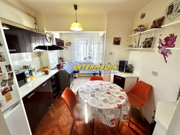 Apartament cu 3 camere decomandat de vanzare ultracentral  mobilat - 2