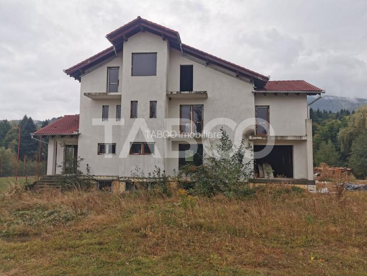 Pensiune  la Rosu480 mp de vanzare Statiune Climaterica Sambata de Sus - 2