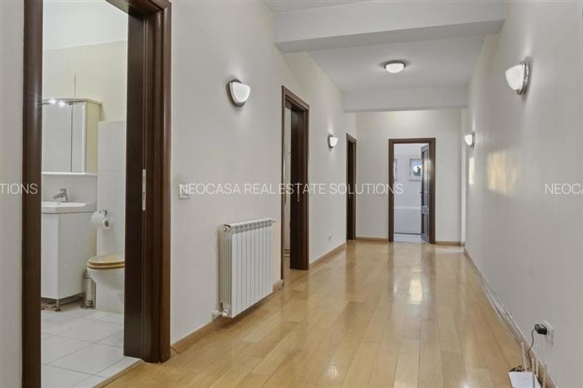 Vila de lux in apropiere de Cambridge School | Curte superba - 36