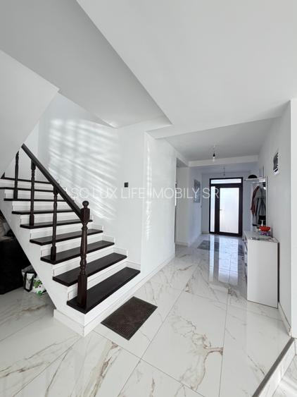 Vand vila de lux Mosnita Noua 330000 euro - 8