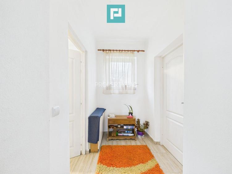 Casă renovată în localitatea Lazuri, Arad - 7