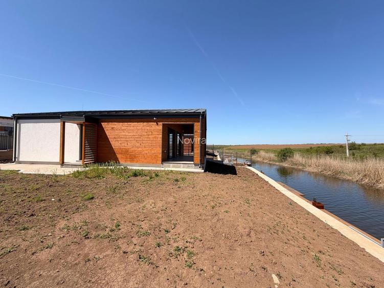 Casa individuala - Ponton - Vedere libera la lac - 2