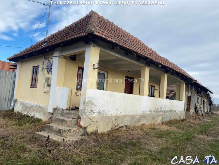 Casa situata in orasul Targu-Carbunesti , Localitatea Floresteni - 10