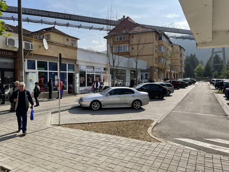 Inchiriez spatiu comercial central 500m2 - 2