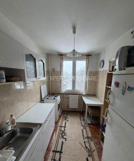 Metrou 1 Decembrie 1918, 3 cam, et. 2/4, loc de parcare, bloc reabilitat - 4