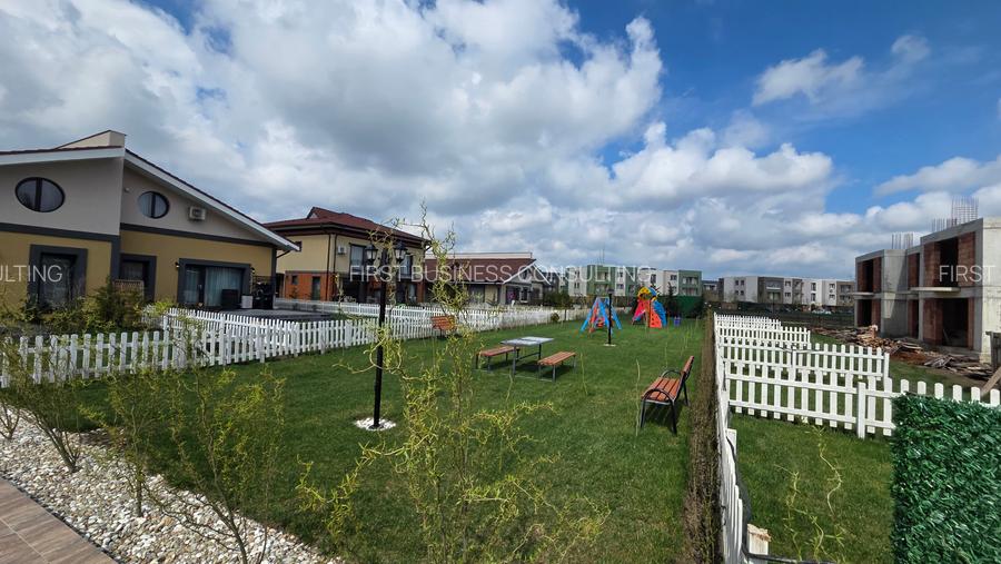 VILE P+M, 5 camere+Teren 300 mp.zona Otopeni, COMPLEX CU PISCINA-COMISION 0% - 36