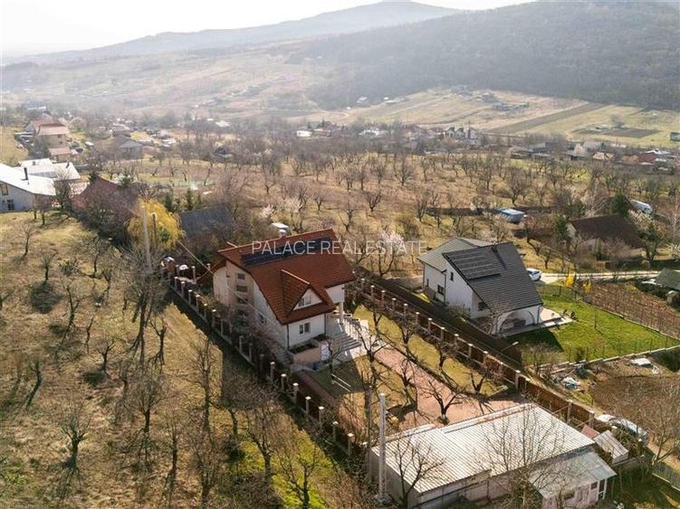 Casa de Lux in Livada cu Ciresi Eleganta, Confort si Panorama de Vis - 21