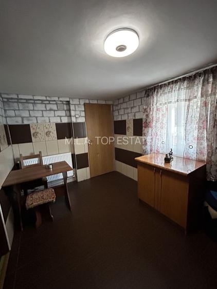 Casa 8 Camere Cu Teren 1500mp In Cermei - 5