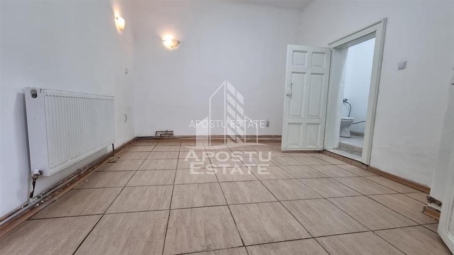 Apartament 2 camere in zona Parneava nemobilat - 2