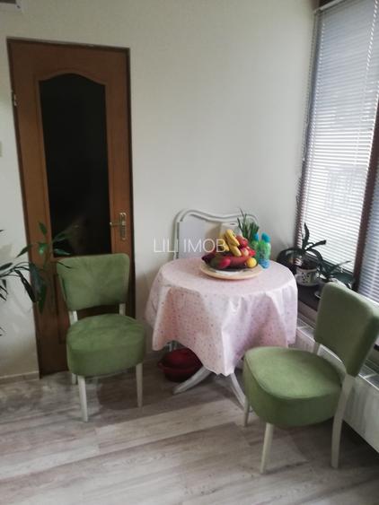 Vand apartament 3 camere amenajat - 10