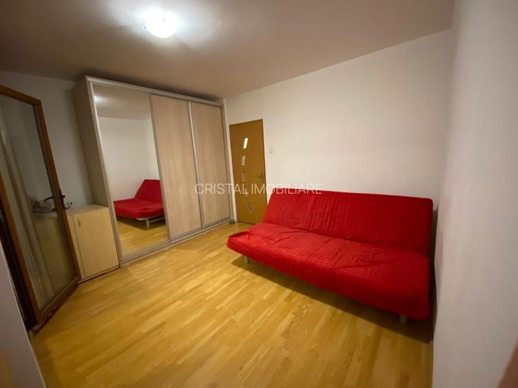 Închiriere Garsonieră transformată în 2 camere, utilată complet, etaj 9 - 3
