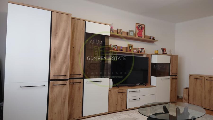 Apartament de vanzare cu trei camere, zona Turnisor. - 2