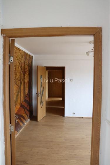 Apartament 3 camere intr-o zona linistita si insorita. Pret negociabil - 11